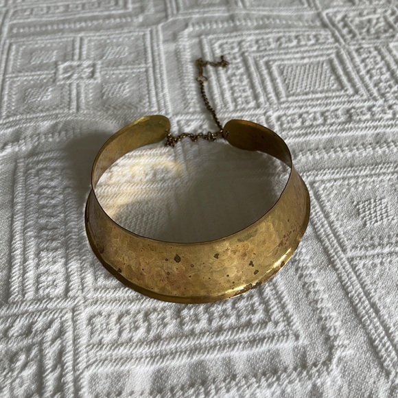 Stunning gold tone metal choker necklace - Picture 5 of 5